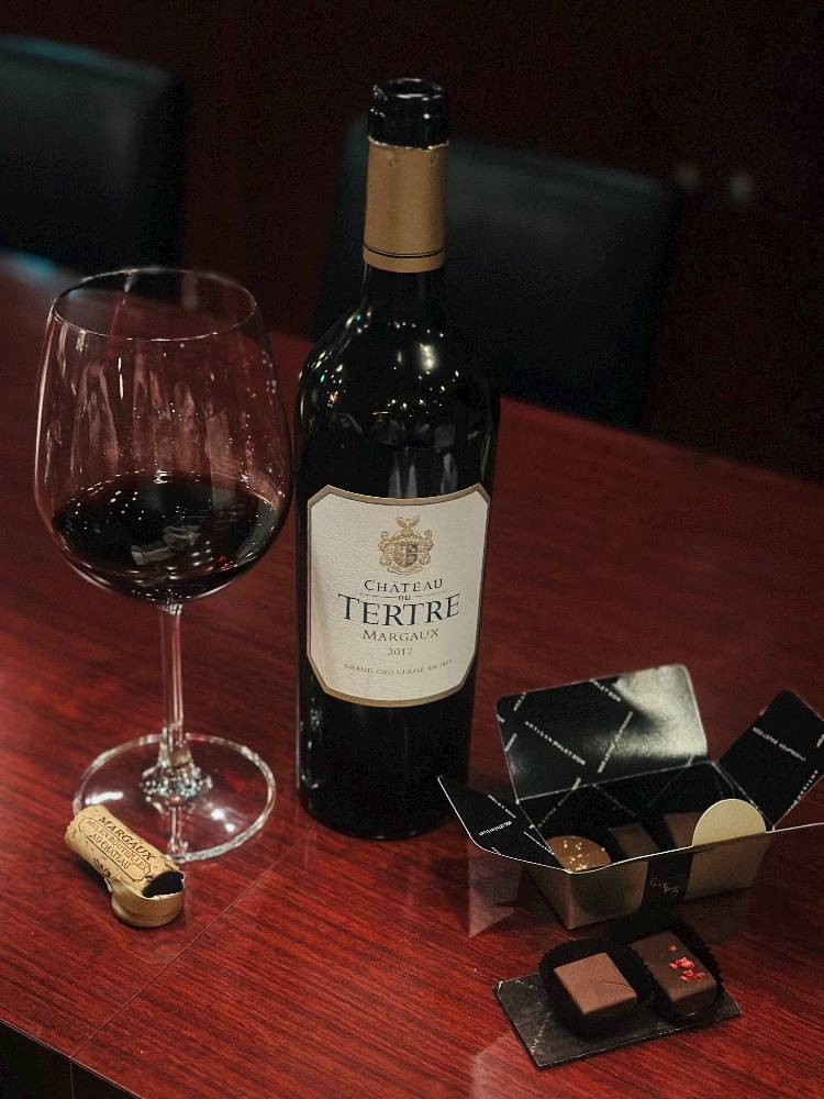 チョコと赤ワイン❤️