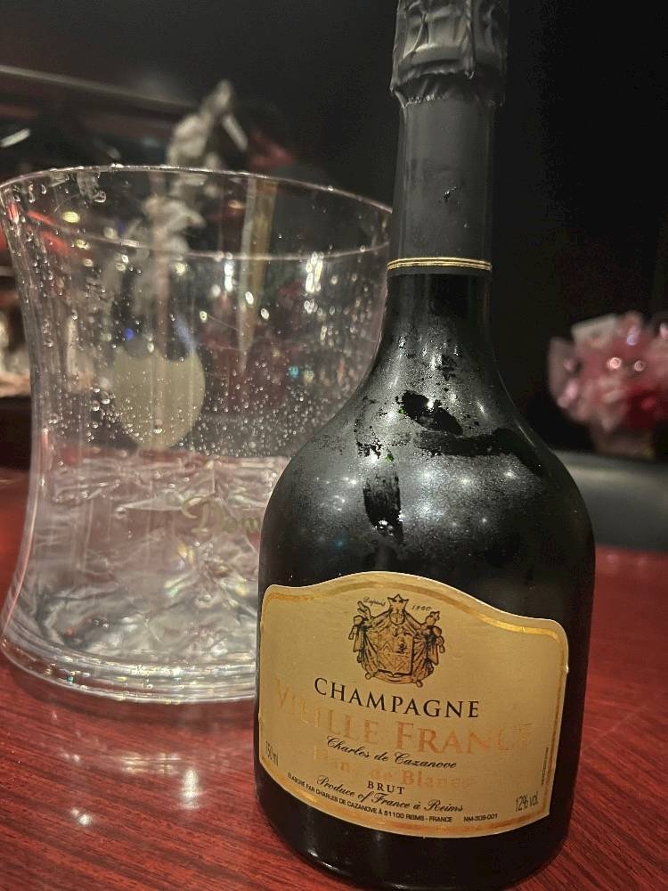 🍾